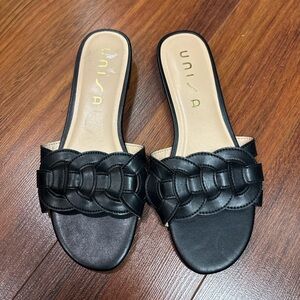 UNISA Black Woven Slide Sandals – Size 8M